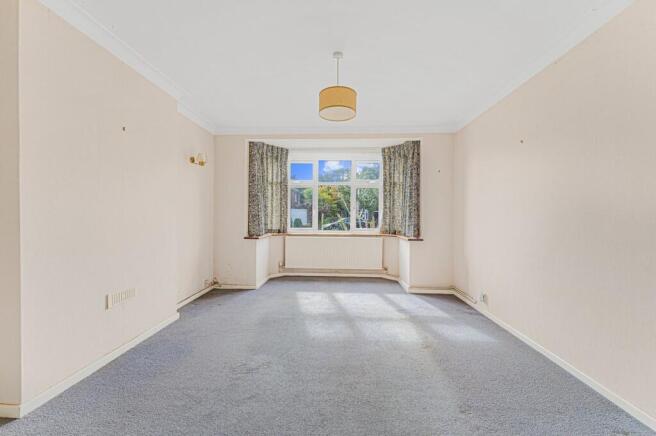 Cleveland Drive, Laleham, Staines-upon-Thames, TW18 photo 4