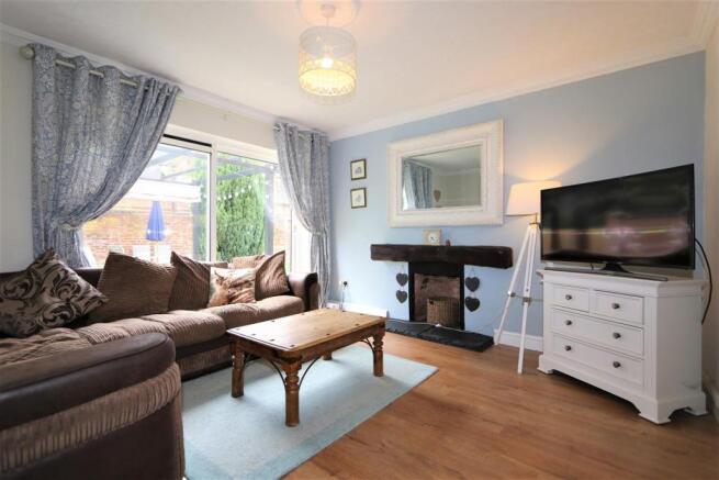 COSY LOUNGE
