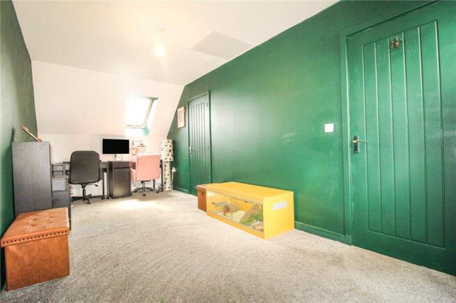 3 bed Terraced for sale Image 11