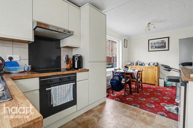 3 bed Semi-Detached for sale Image 8