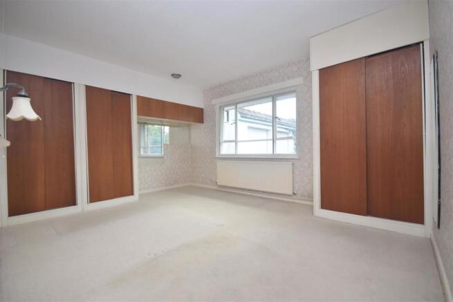 Bedroom 1.jpg