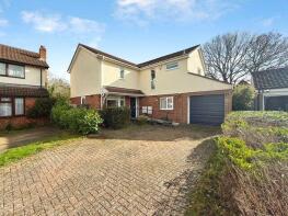 15, Raglan Close, Frimley, Camberley GU16 8YL