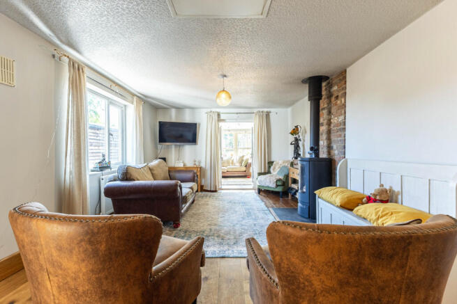 3 bed Semi-Detached for sale Image 4