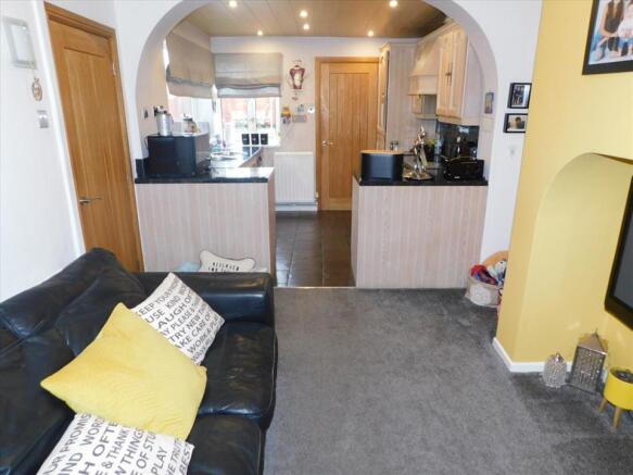 KITCHEN / BREAKFAST ROOM