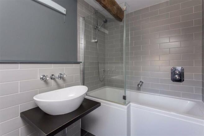 Master En Suite Second View