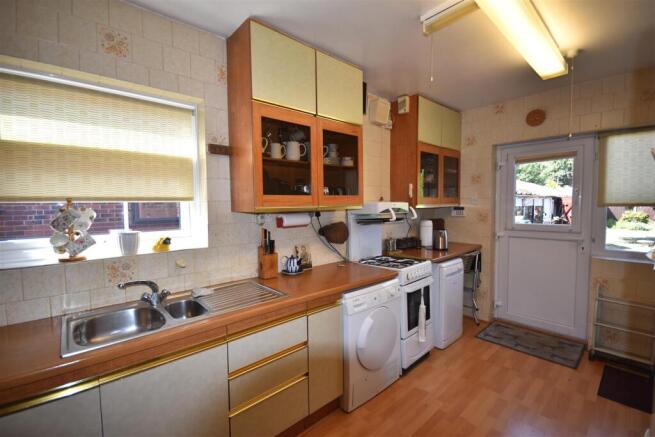 3 bed Semi-Detached for sale Image 4