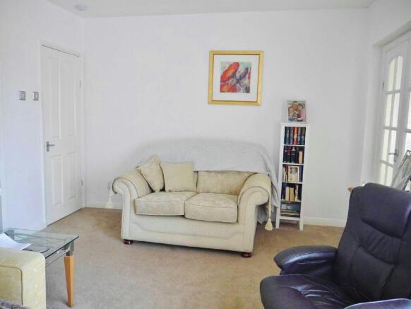 Lounge Photo 3