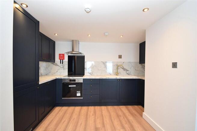 2 bed Apartment to rent Image 3
