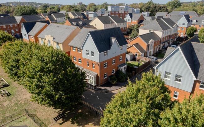 Barrow Gardens, Redhill