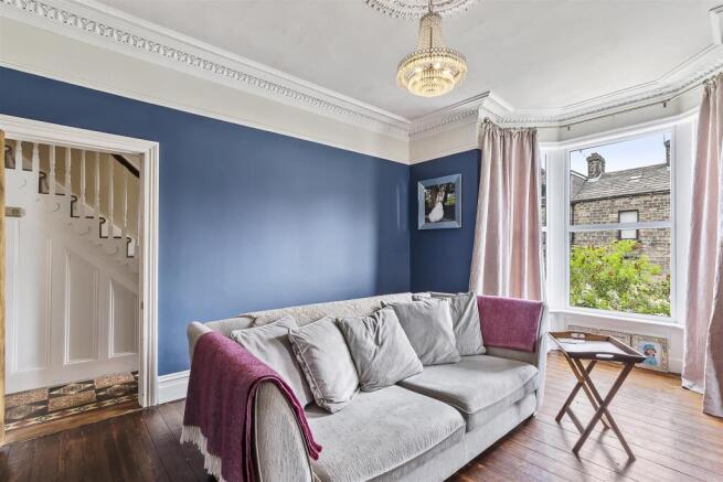 6 bed House for sale Image 6