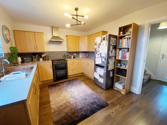 Kitchen 6.jpg