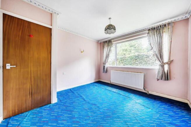 5 bed Detached for sale Image 11