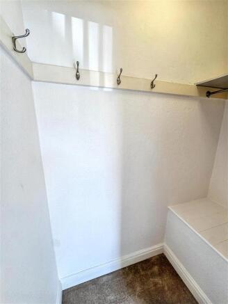 2 bed Terraced to rent Image 8