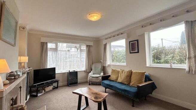 Living Room 2.jpg