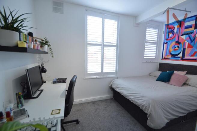 6 bed Terraced to rent Image 5