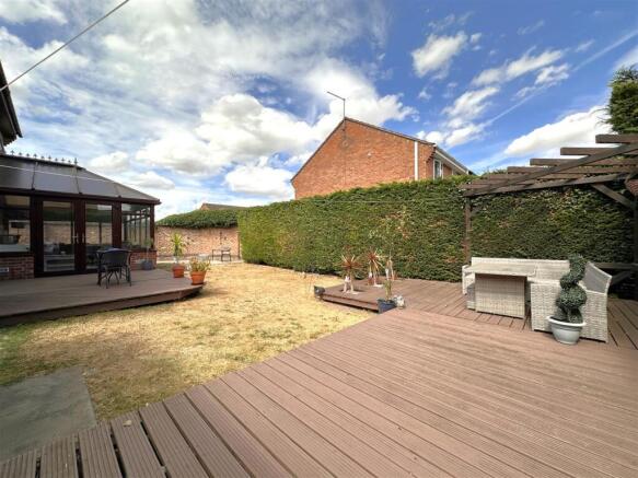 Lovely Private Garden 271