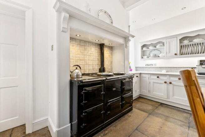 4 bed Detached for sale Image 8