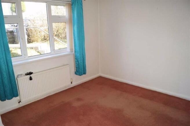 BEDROOM 1 (FRONT)