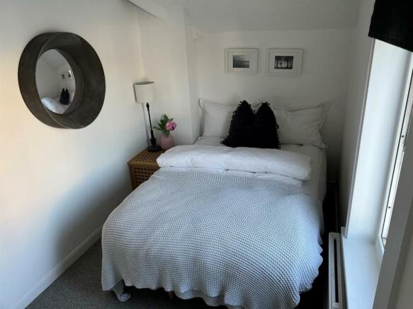 bedroom picture.jpg