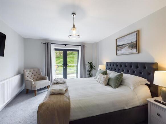 2 bed Apartment for sale Image 8