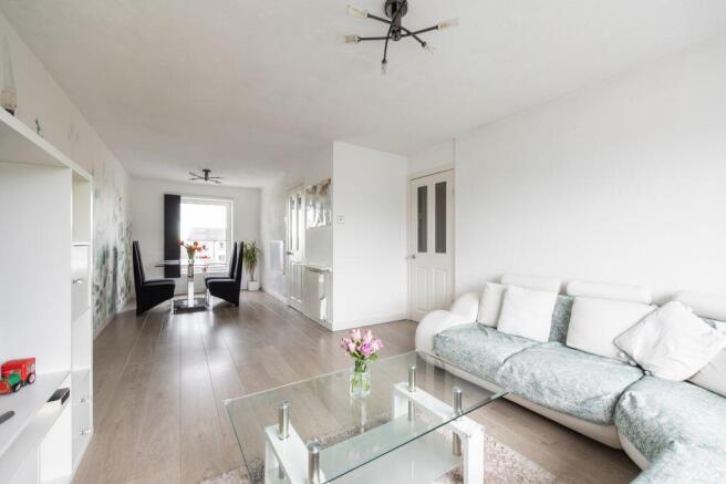 9/8 Westburn Grove, Edinburgh, EH14 2RY photo 4