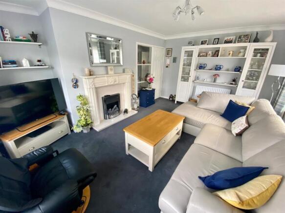 LIVINGROOM