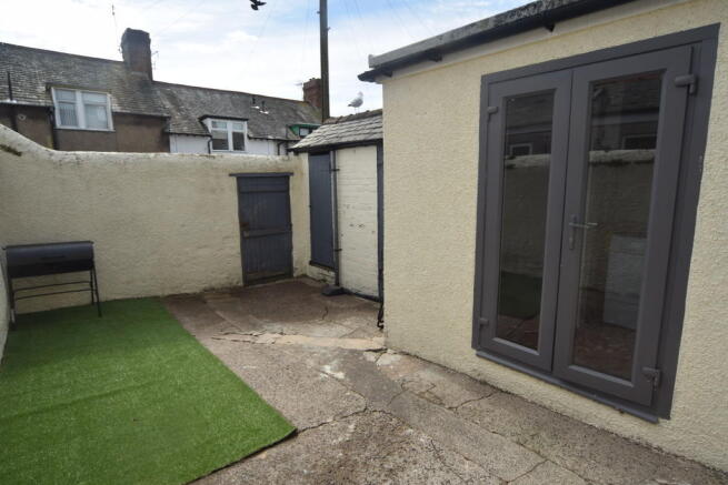ENCLOSED PATIO AR...