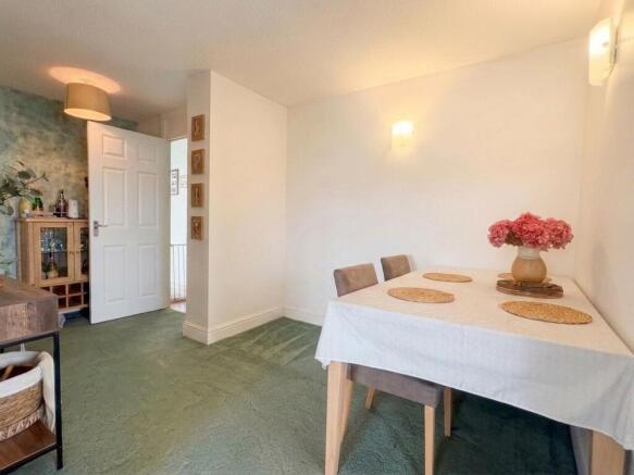 Bulford Road, Durrington, SP4 photo 4