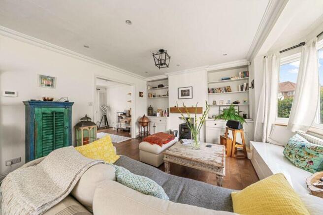 Langbourne Way, Esher photo 4