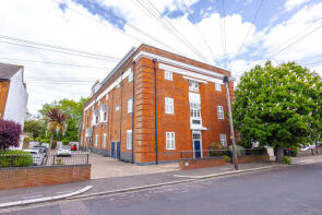 Flat 6, 16 The Pickfords Building, Priory Avenue, Southend-on-sea SS2 6LB