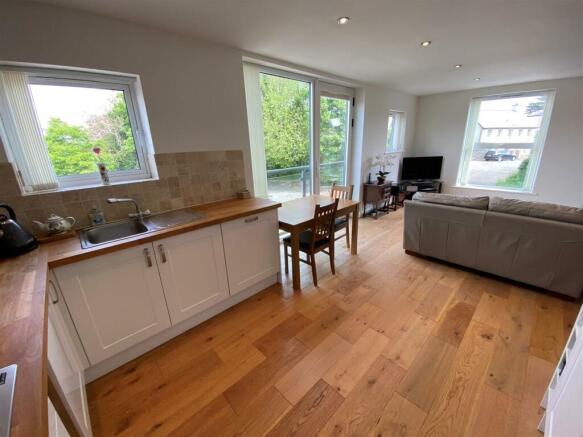 LIVING/KITCHEN/DINING ROOM