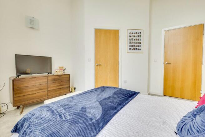 2 bed Flat for sale Image 9
