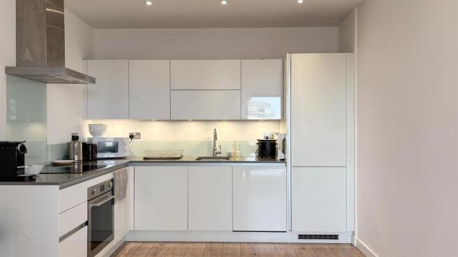1000 sqf Flat of 4 bed at Aramada Way, Custom Hous