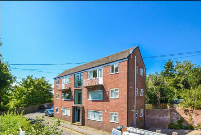 Drawwell Street , 22, front