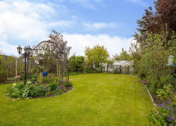 rear garden 3.jpg
