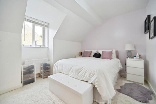 3 bed Terraced for sale Image 11