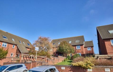 Clifton Court, Hinckley