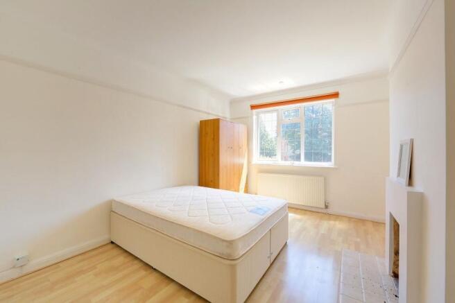 Bedroom 2 (Medium).jpg