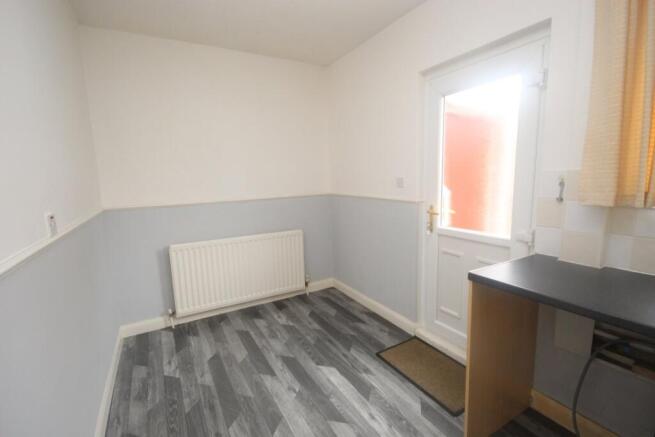 3 bed Semi-Detached to rent Image 4