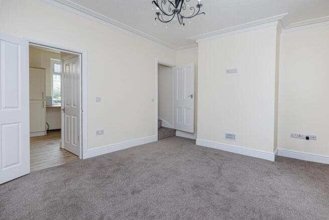 4 bed Terraced to rent Image 4