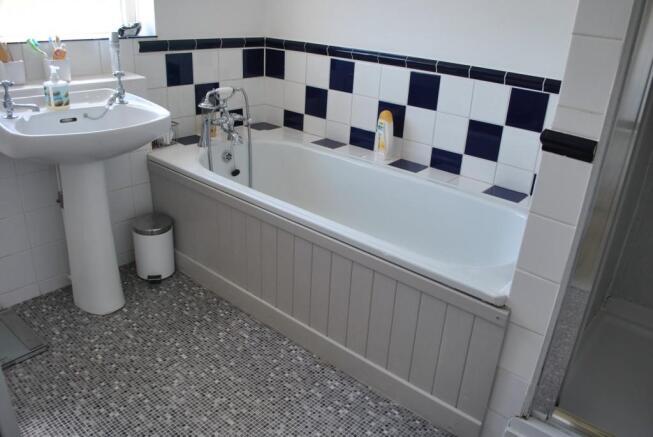 BATHROOM VIEW 2