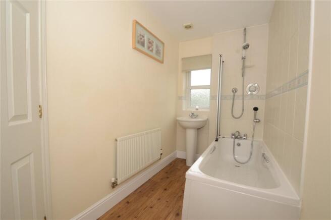 Family Bathroom - V1