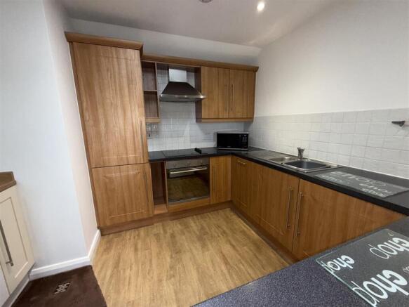 2 bed Apartment for sale Image 5