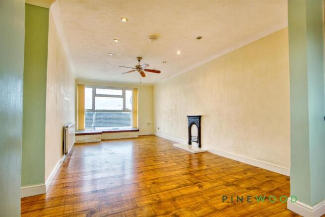 Kitchen/Lounge