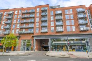 Flat 102, The Heart, Walton-on-thames KT12 1GA