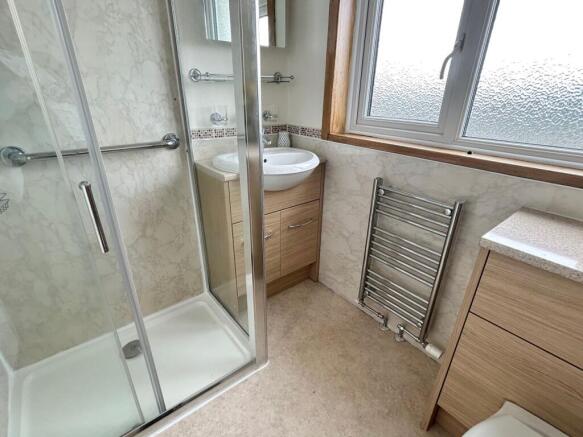 4 bed Semi-Detached for sale Image 10