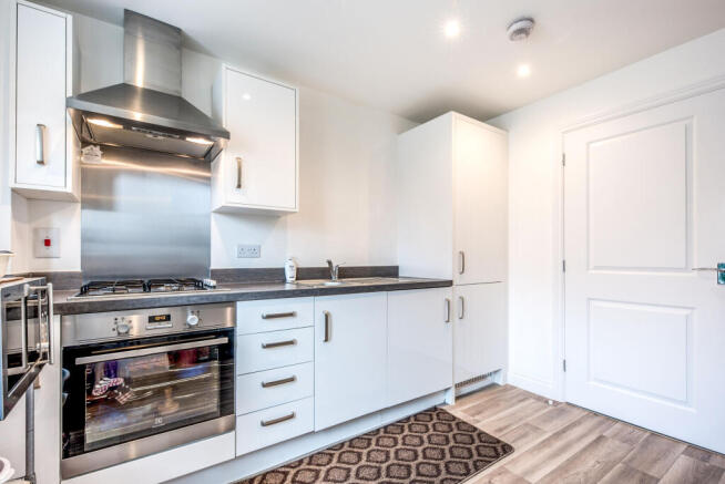 10 Griffin Way - Pro