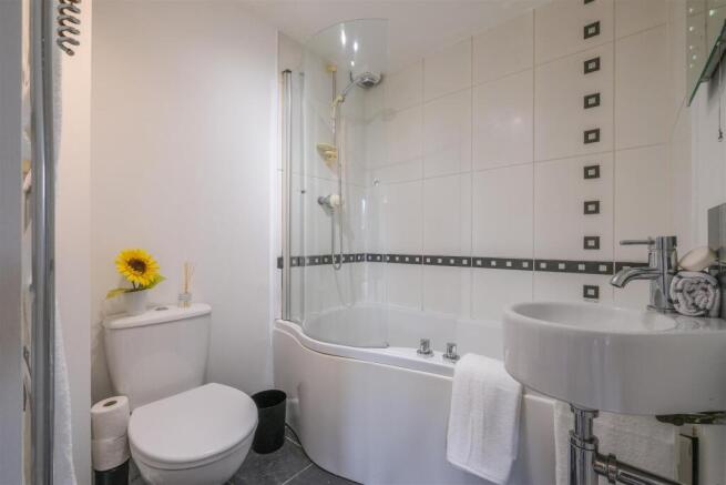 2 bed Apartment for sale Image 10