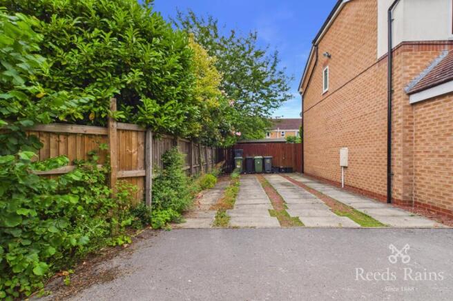 2 bed Terraced for sale Image 9