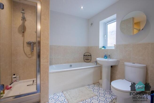 2 bed Flat for sale Image 7